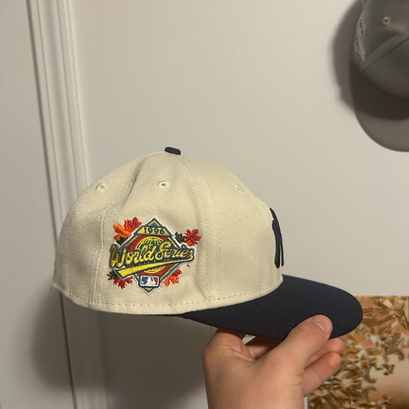 Various Fitted Hats - Picture 4 of 16